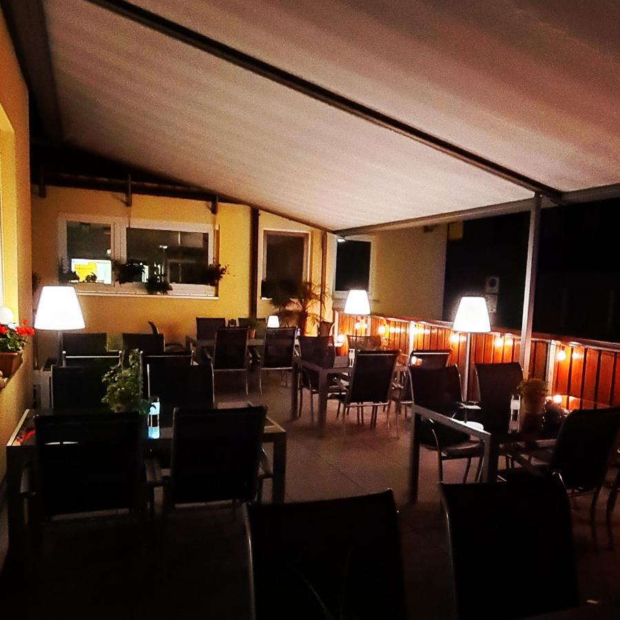 Hotel-Gasthof Krone-Lax Scheinfeld Esterno foto